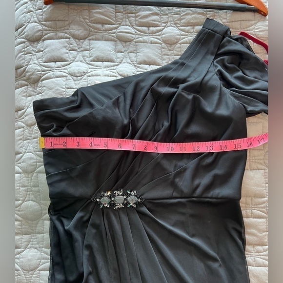 David's Bridal One Shoulder Mesh w/ Bea - Picture 9 of 16